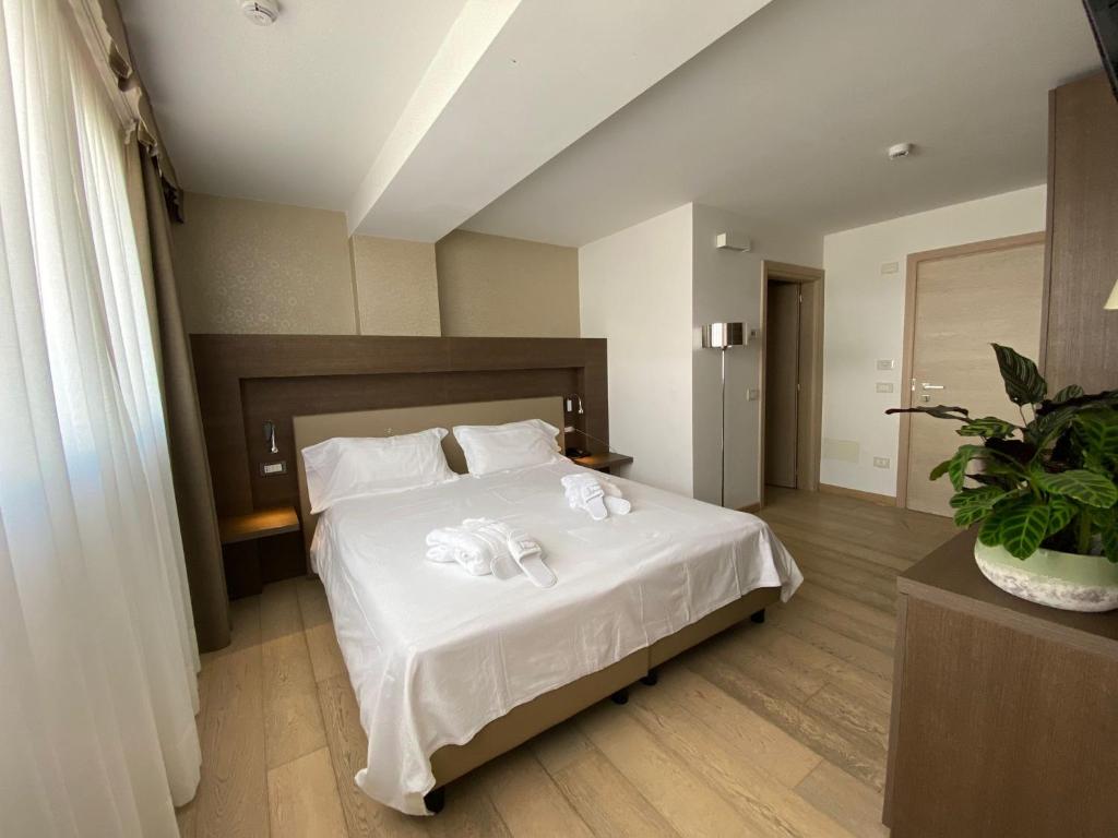 gran hotel miramonti camera da letto