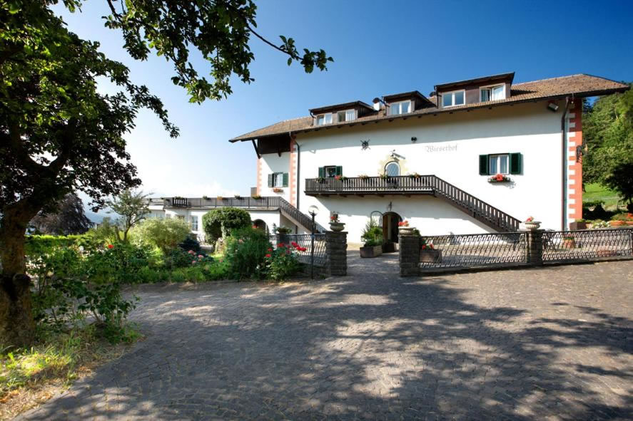 ingresso-hotel-naturhotel-wieserhof-renon-bolzano