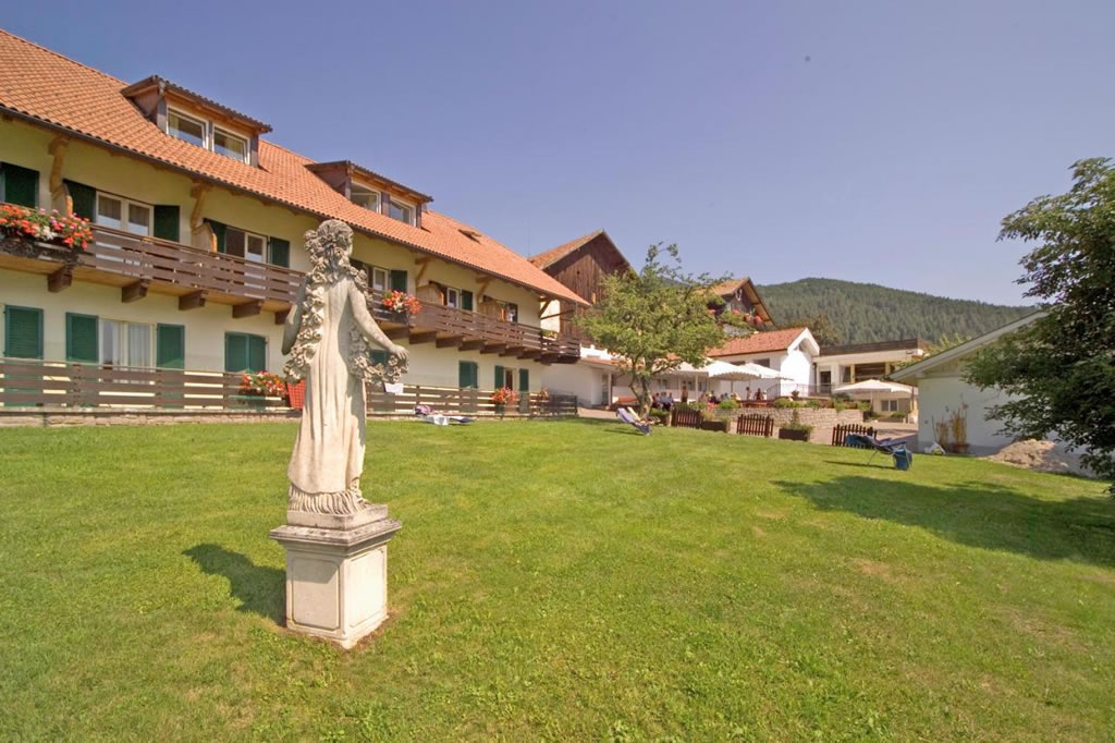 Naturhotel Wieserhof  Renon