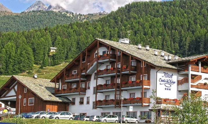 Hotel Etoile de Neige esterno